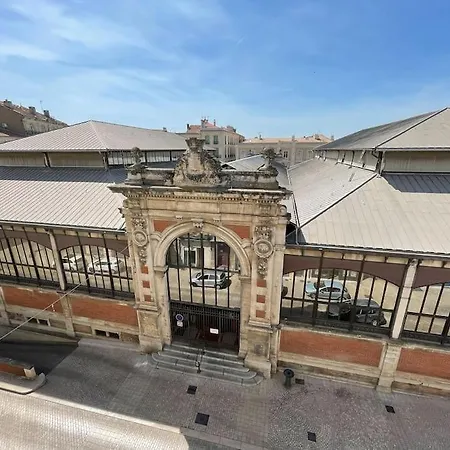 Vue Sur La Place Des Halles, Art Apartment Beziers