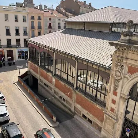 Vue Sur La Place Des Halles, Art Apartment *