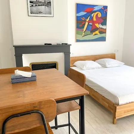 Apartment Vue Sur La Place Des Halles, Art *