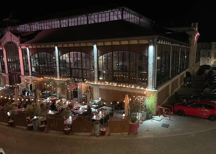 Apartamento Vue Sur La Place Des Halles, Art Béziers